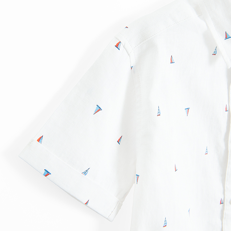 White short sleeve button down shirt with small boats print