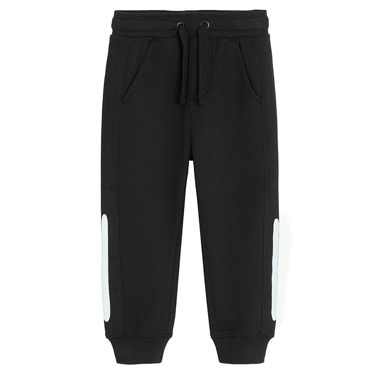 Black jogging apnts with silver stripe