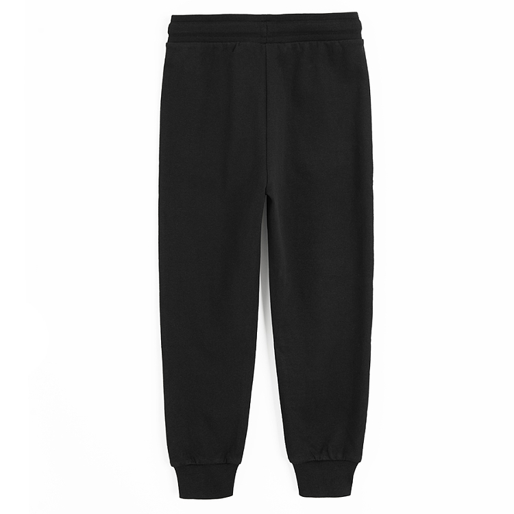 Black jogging pants