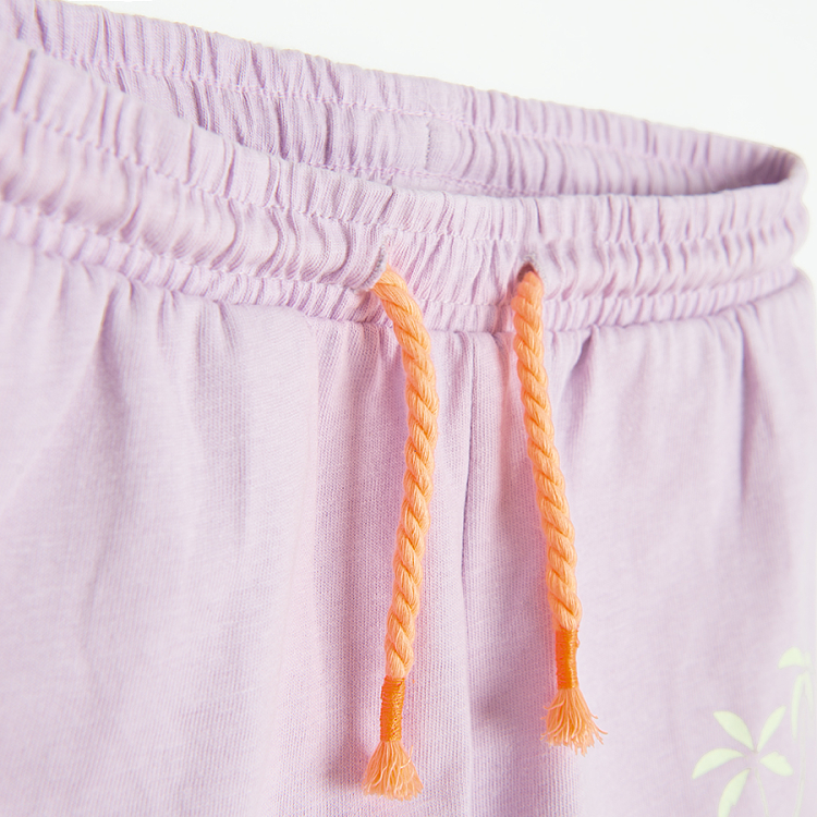 Light violet shorts with elastic waist