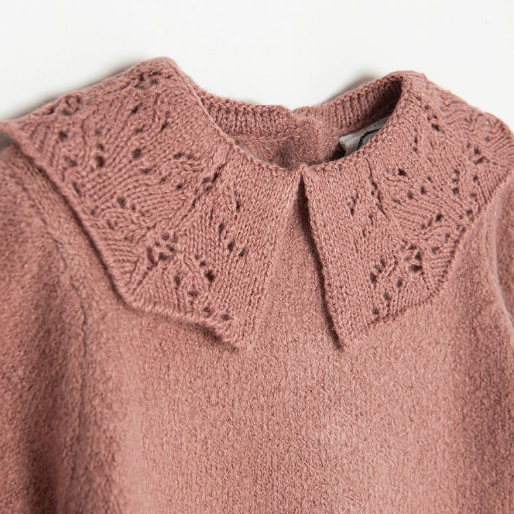 Dusty pink with white collar sweater