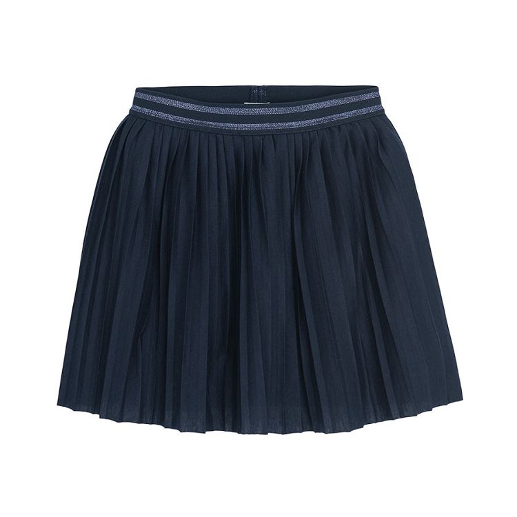 Black pleated skirt with elastic waist