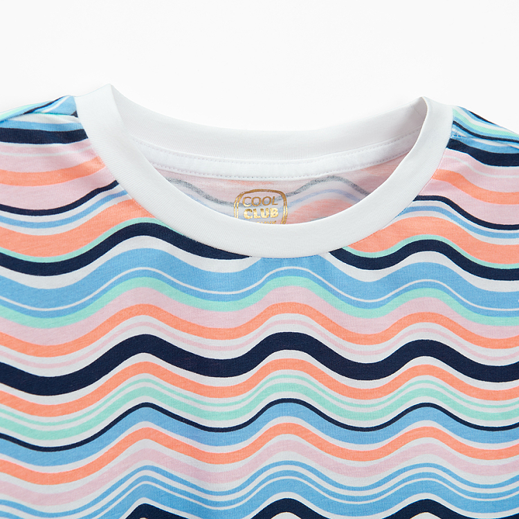 T-shirt with mix color waves