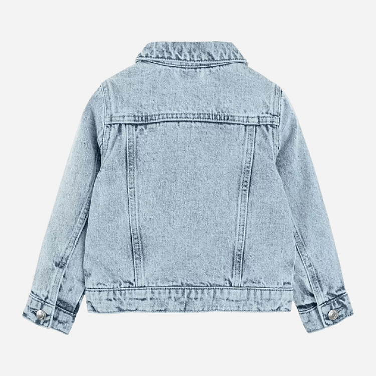 Jean jacket with buttons and pockets