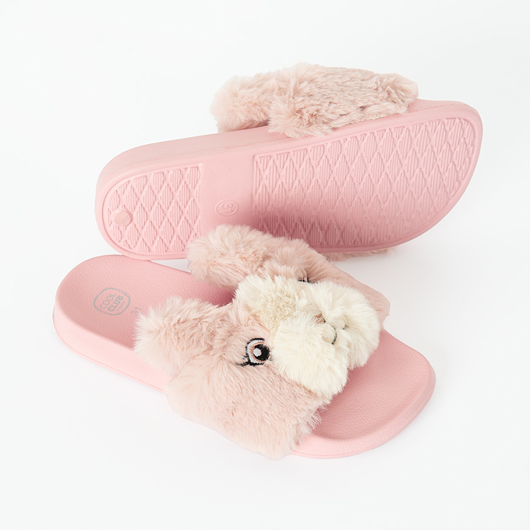 Pink home slippers with kitten shape