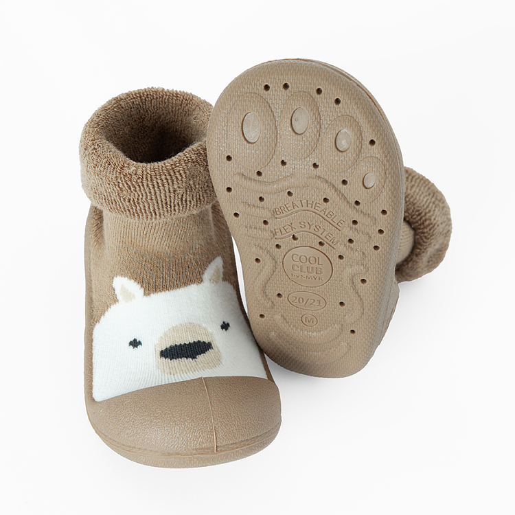 New born slippers with bear pattern