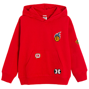 Red hooded sweatshirt with fornt pockets and sports print