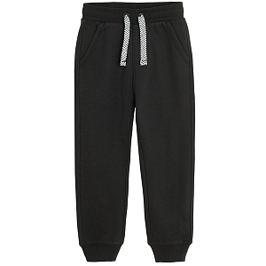 Black jogging pants