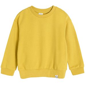 Yellow sweatshirt