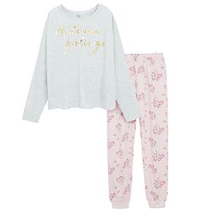 Πυτζάμες σετ μπλούζα μακρυμάνικη γκρι με στάμπα AUTUMN FEELINGS και παντελόνι φόρμα ροζ με στάμπα λουλούδια