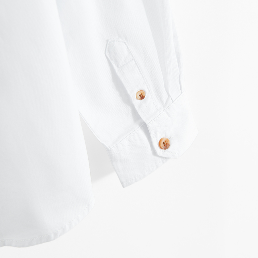 White button down classic shirt