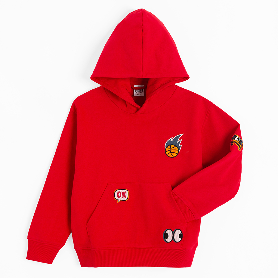 Red hooded sweatshirt with fornt pockets and sports print