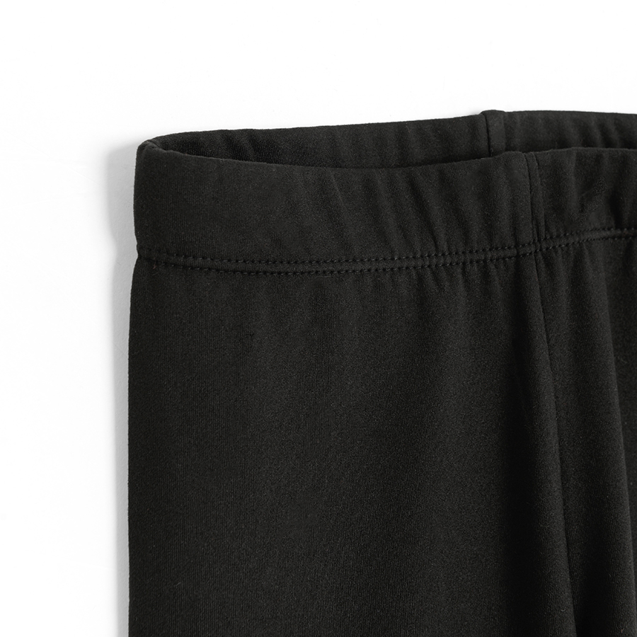 Black jogging pants