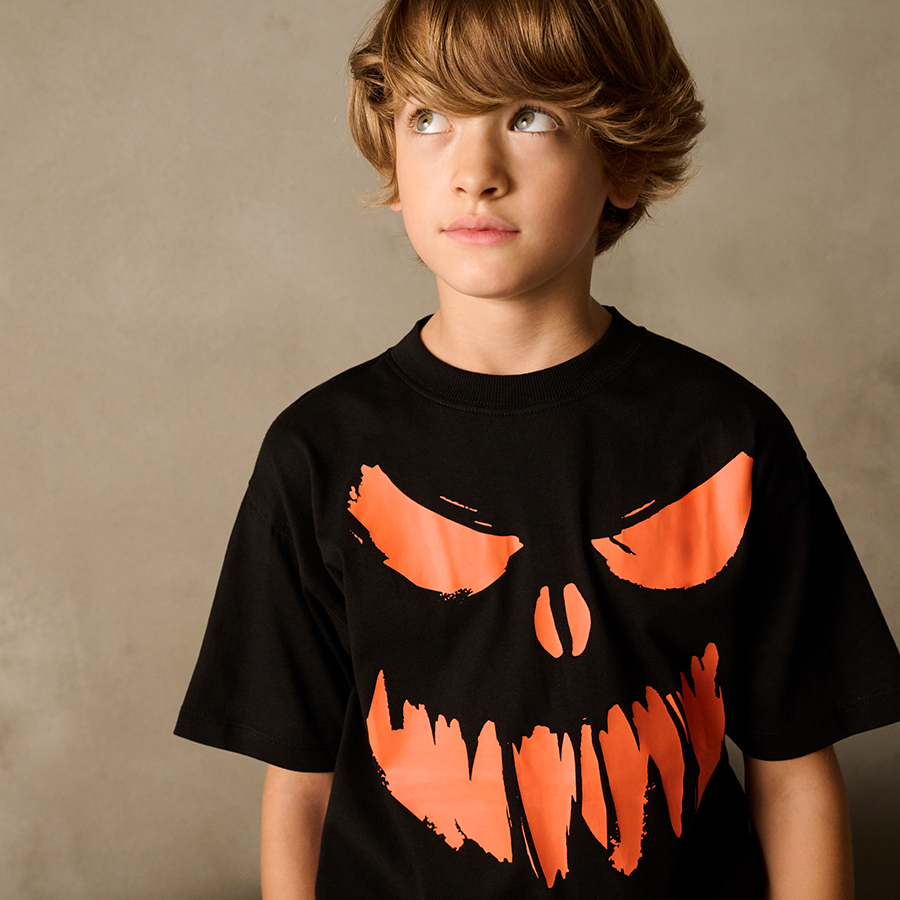 Black T-shirt with halloween print