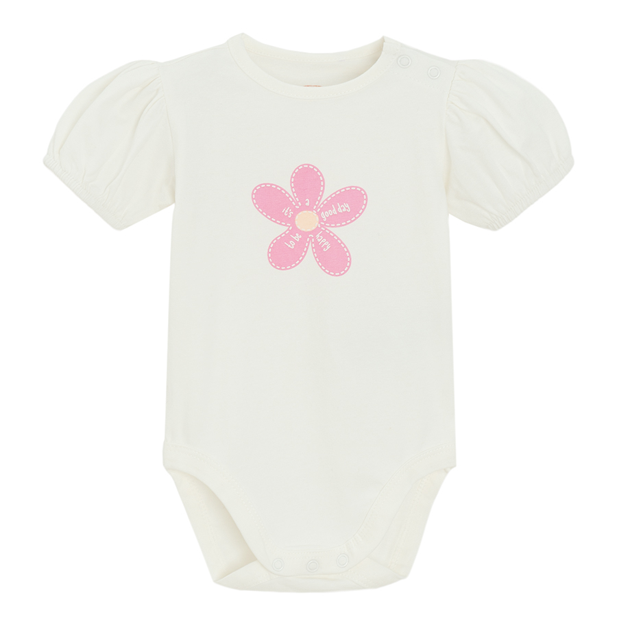 White short sleeve bodysuit with flower print and fucshia shorts