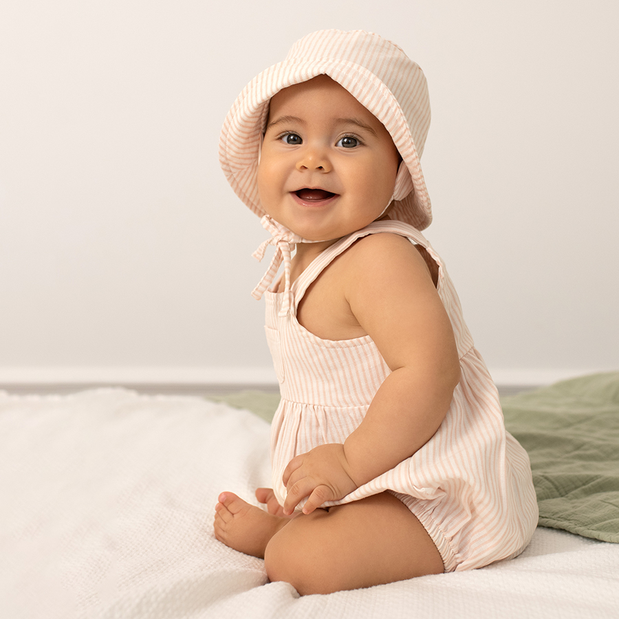 Light pink legless dungaree and sun hat set- 2 pieces