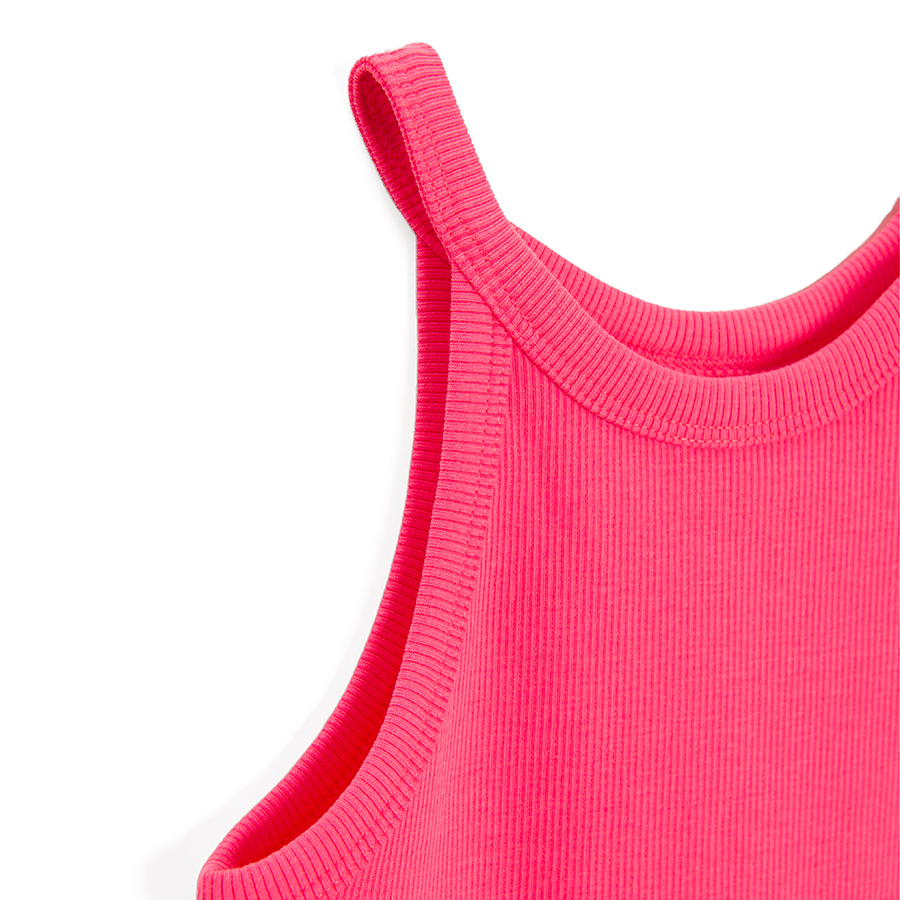 Fucshia sleeveless T-shirt