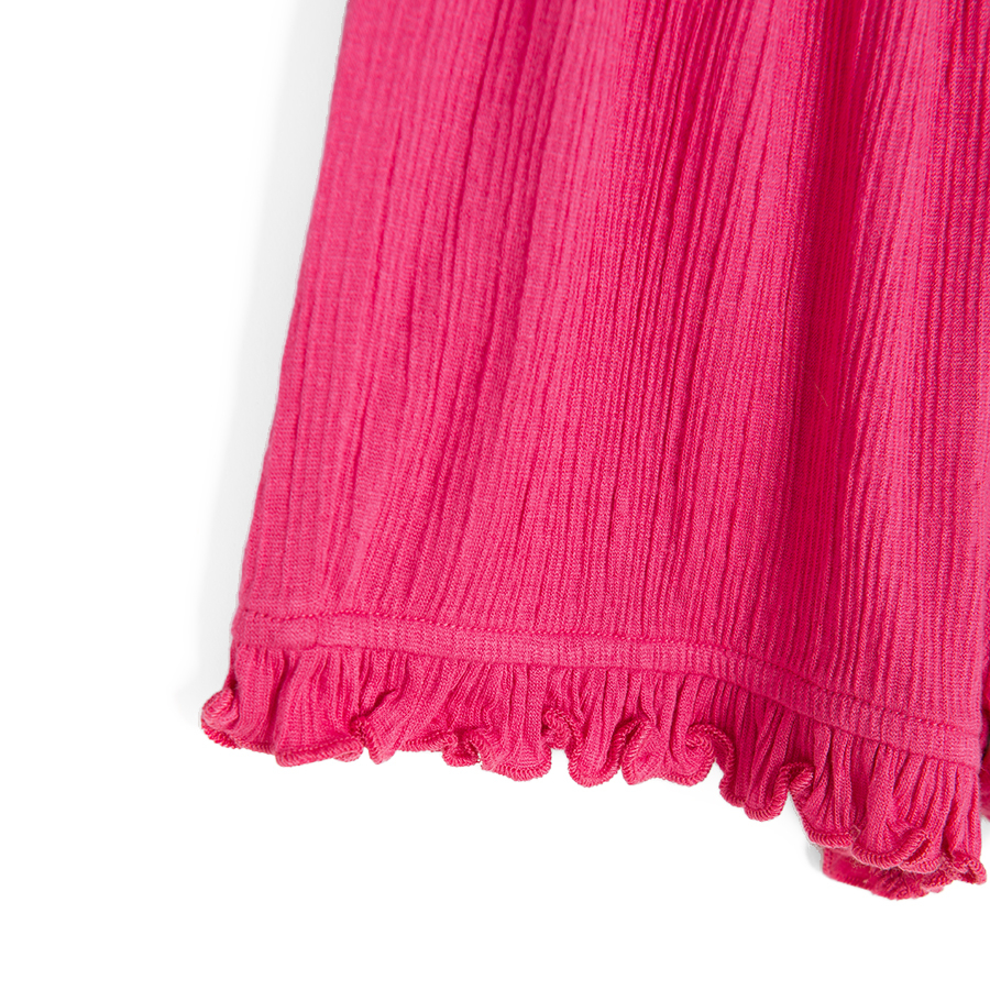 Fuchsia shorts with ruffle