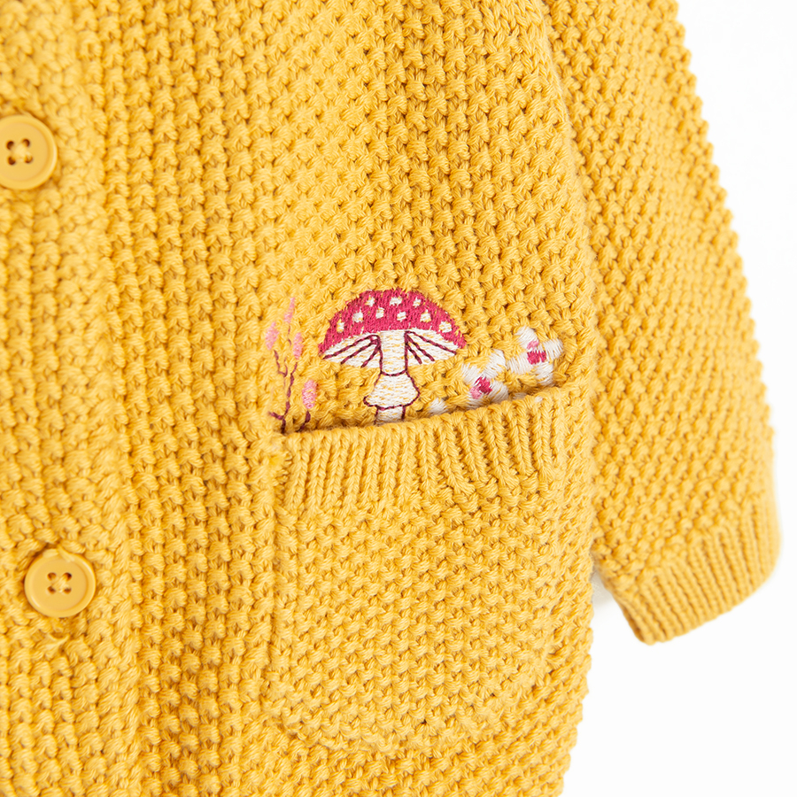 Yellow cardigan with fox print