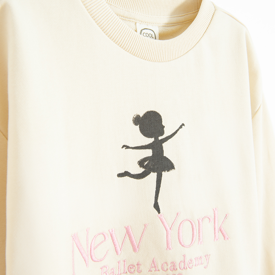 Ecru sweatshirt with ballerina and New York Ballet Academy print