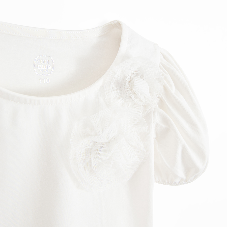 White short sleeve T-shirt with big flower applique