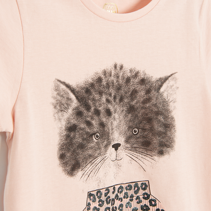 Pink T-shirt with cat print