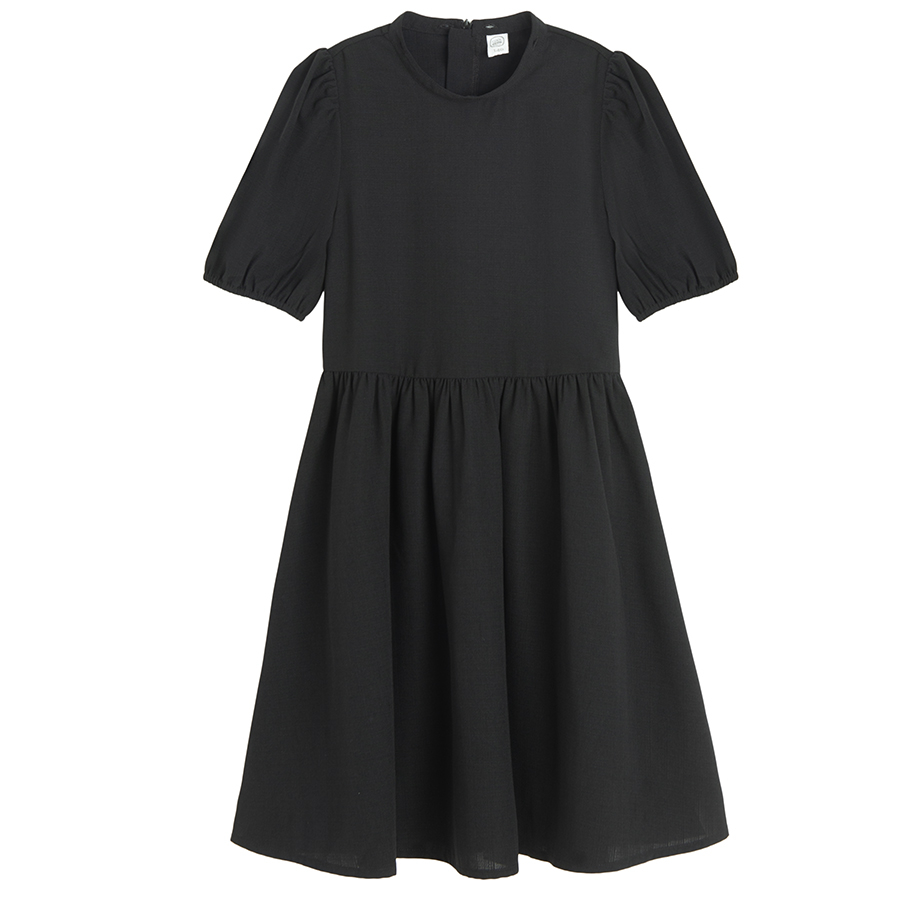 Black short sleeve dress with white collar