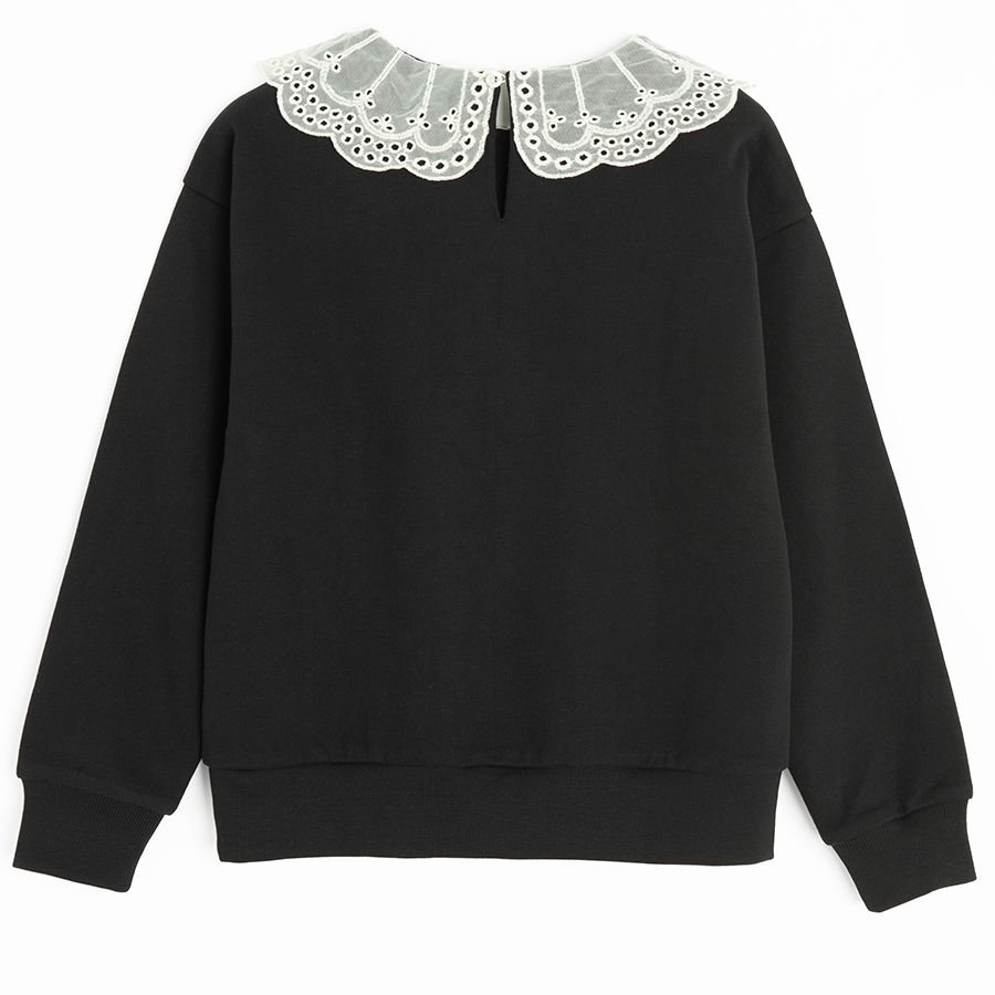 Black sweatshirt with white collar