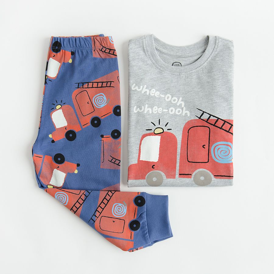 Long sleeve pyjamas with pants and trucks print