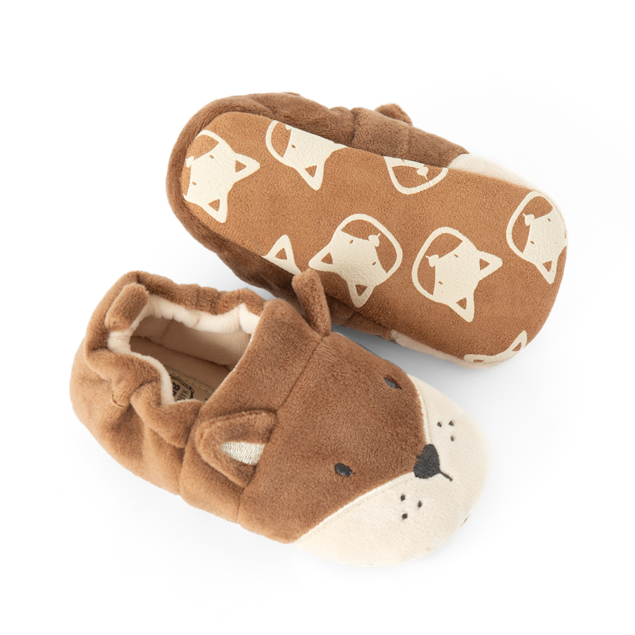 Slippers with dog pattern