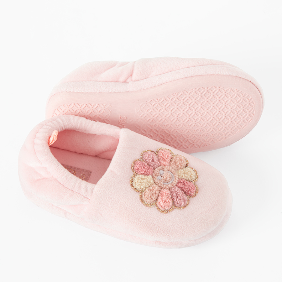 Pink home slippers with flower print