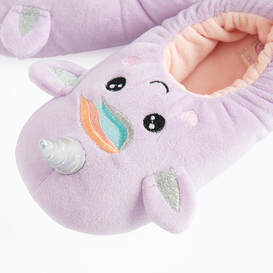 Purple home slippers with unicorn pattern