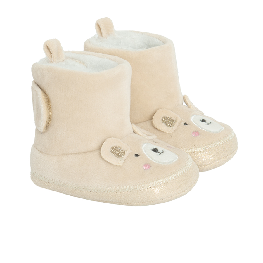 Light brown newborn slippers with the shape of bear