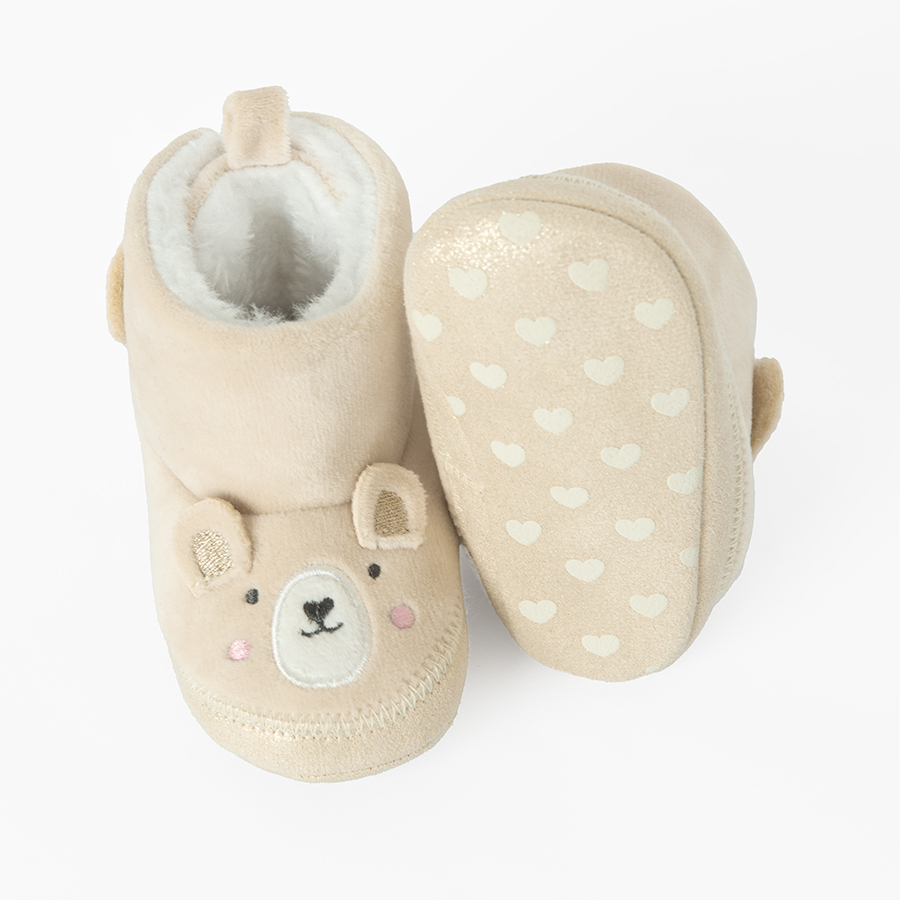 Light brown newborn slippers with the shape of bear